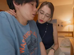 Thử nghiệm với các em gái anime bằng cách sử dụng dương vật giả lớn và máy quan hệ tình dục