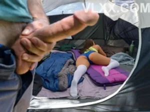 Anh bú nhẹ thôi lồn em sướng quá